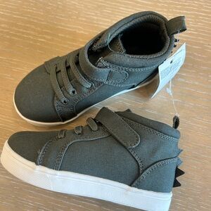 Gap toddler high top Dino sneakers. Perfect for Fall, perfect dark green! NWT!!